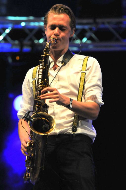 Michiel Hennink Hermes House Band Nieuwe tenor saxofonist